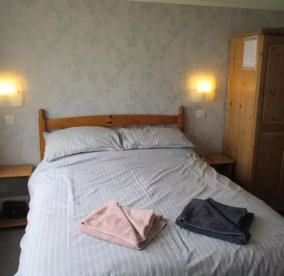 オーシャンビューファミリールーム, Sefton Lodge Seafront ,panoramic Sea View Ensuite Balconys Available, Guest Garden