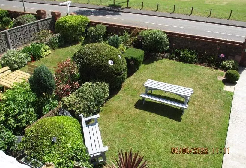 オーシャンビュースタンダードルームバルコニー付き, Sefton Lodge Seafront ,panoramic Sea View Ensuite Balconys Available, Guest Garden