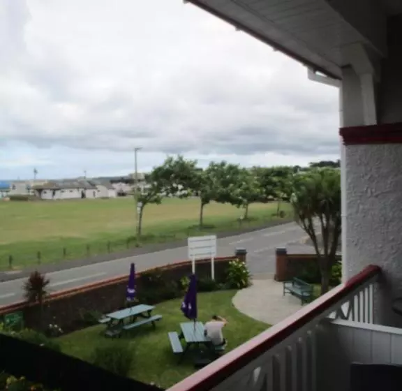 オーシャンビュースタンダードルームバルコニー付き, Sefton Lodge Seafront ,panoramic Sea View Ensuite Balconys Available, Guest Garden