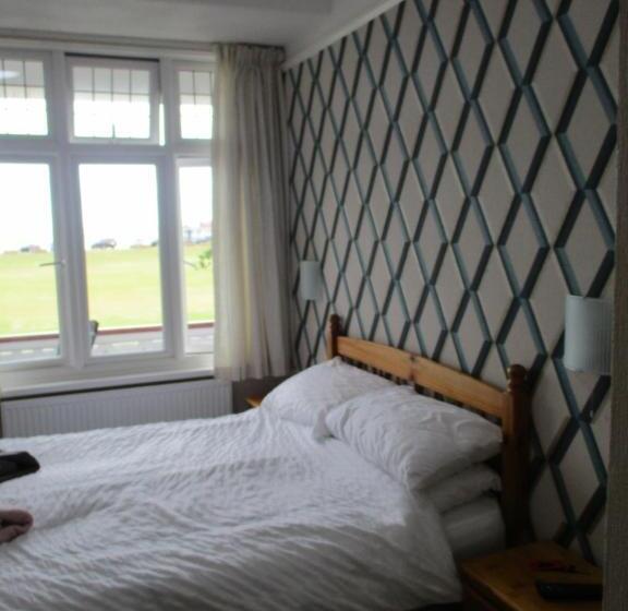 海景标准间带阳台, Sefton Lodge Seafront ,panoramic Sea View Ensuite Balconys Available, Guest Garden