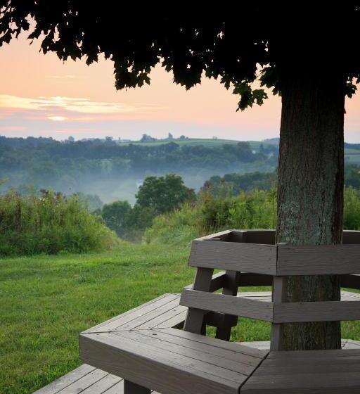 キングサイズベッドのデラックスルーム, The Inn At Honey Run