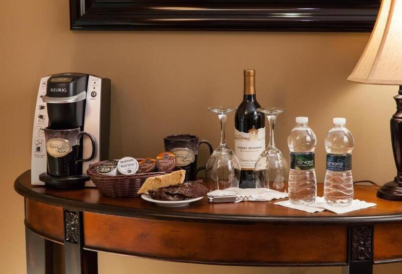 キングサイズベッドのスーペリアルーム, The Inn At Honey Run