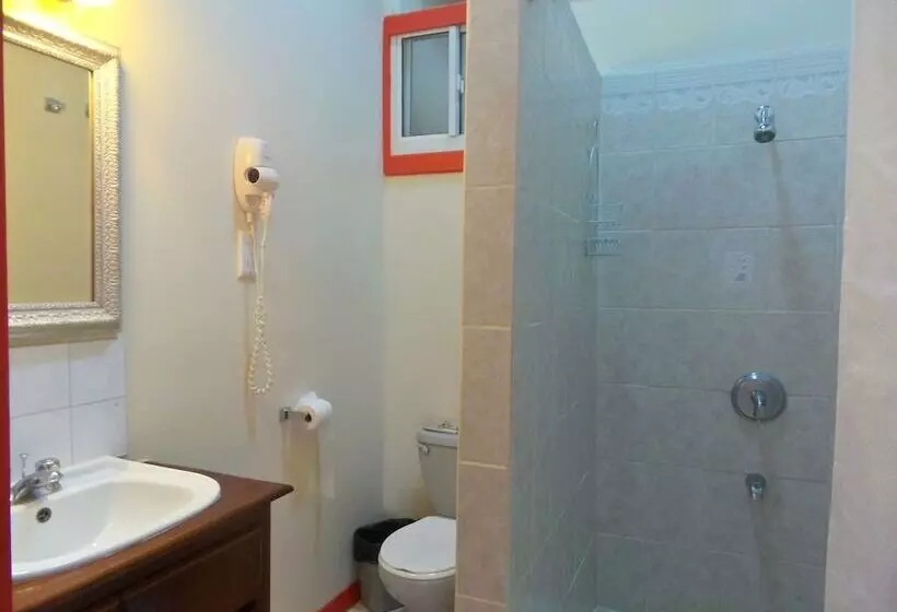 ویلای 2 خوابه با چشم‌انداز دریا, Grooms Beach Villa & Resort