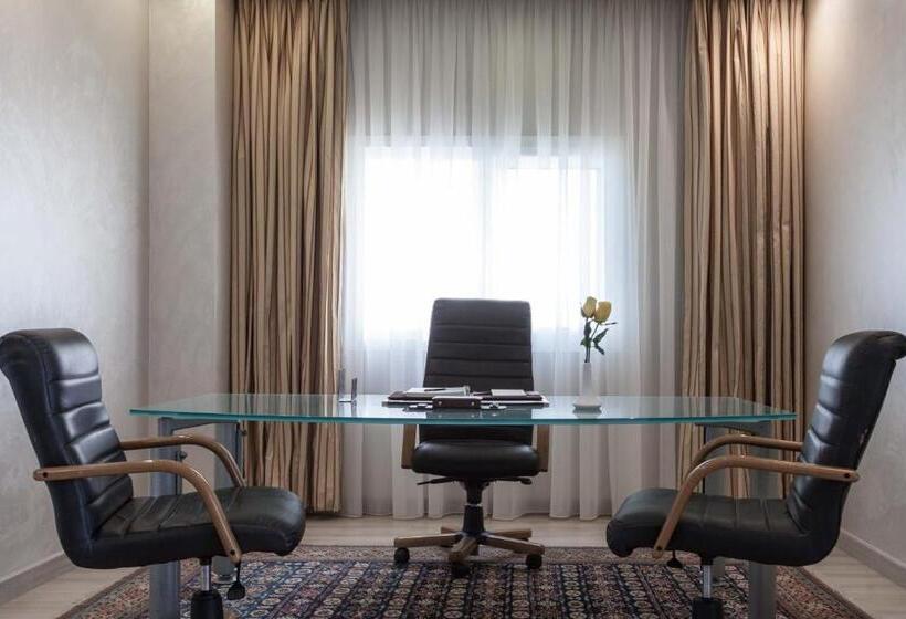 آپارتمان 1 خوابه با چشم‌انداز دریا, Lahoya Homes