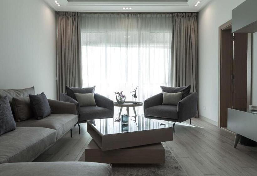 سوییت اجرایی, Lahoya Homes