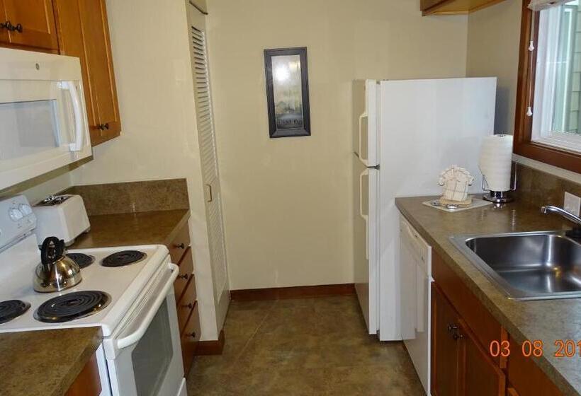 إستوديو قياسى, Little Creek Cove Beach Resort