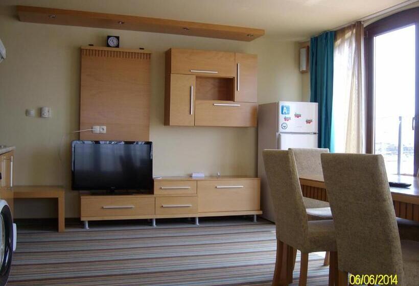 Апартаменты 1 Спальня Вид на Море с Балконом, Mirage