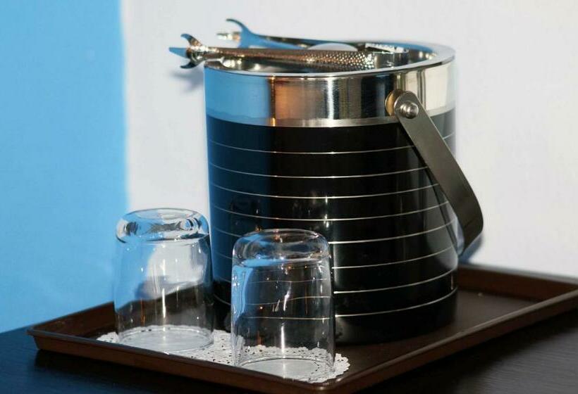 اتاق سوپریور, Tim Bamboo