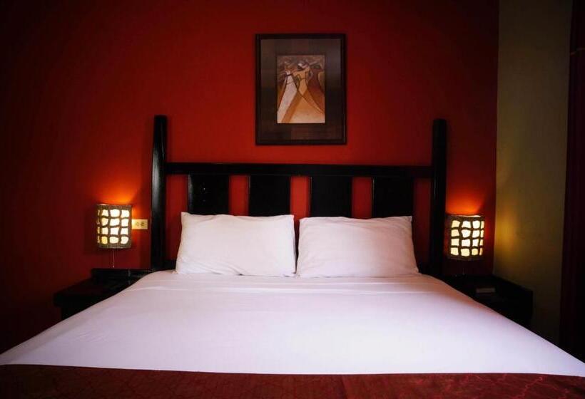 اتاق سوپریور, Tim Bamboo