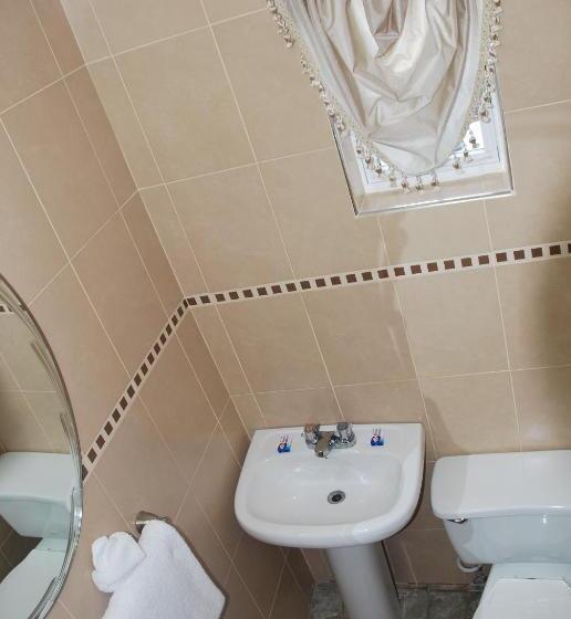 اتاق پرمیوم, Tim Bamboo