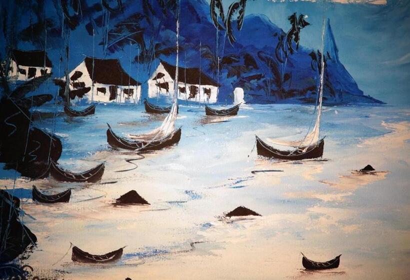 اتاق اکونومی, Tim Bamboo