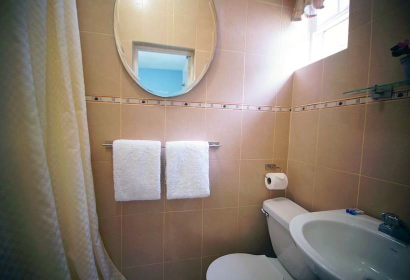 اتاق لوکس, Tim Bamboo