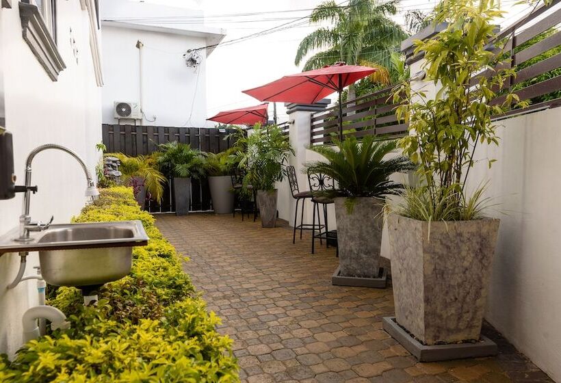 خانه 3 خوابه, Tim Bamboo