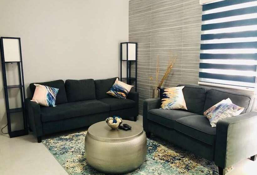 خانه 3 خوابه, Tim Bamboo