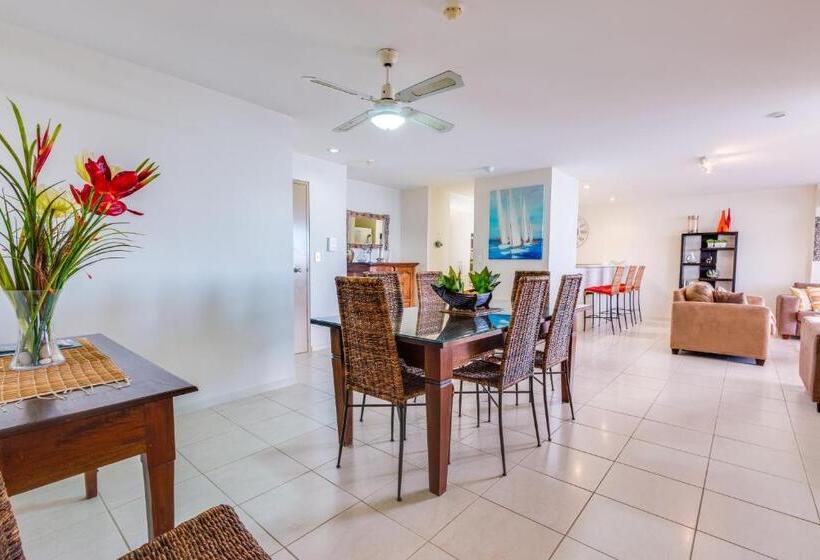 2 Bedroom Premium Apartment Sea View, Pacific Towers Beach Resort