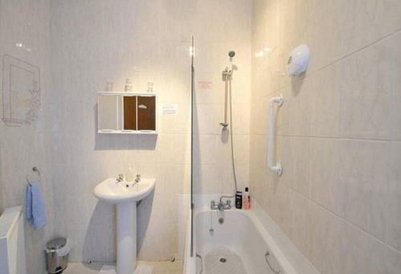 Семейный Номер, Malvern Guesthouse