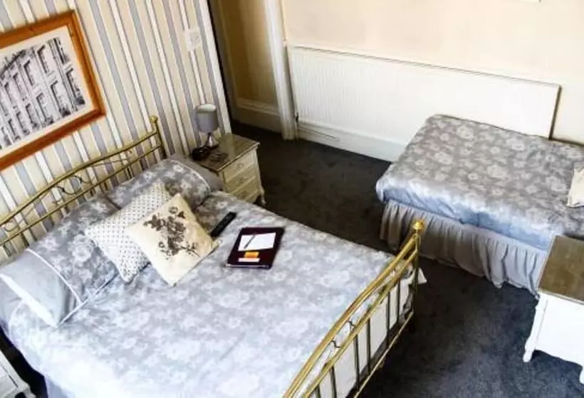 Perhehuone, Malvern Guesthouse