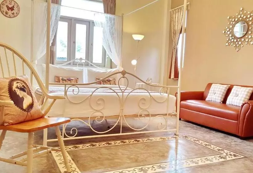 استودیو استاندارد با تراس, Perennial Resort