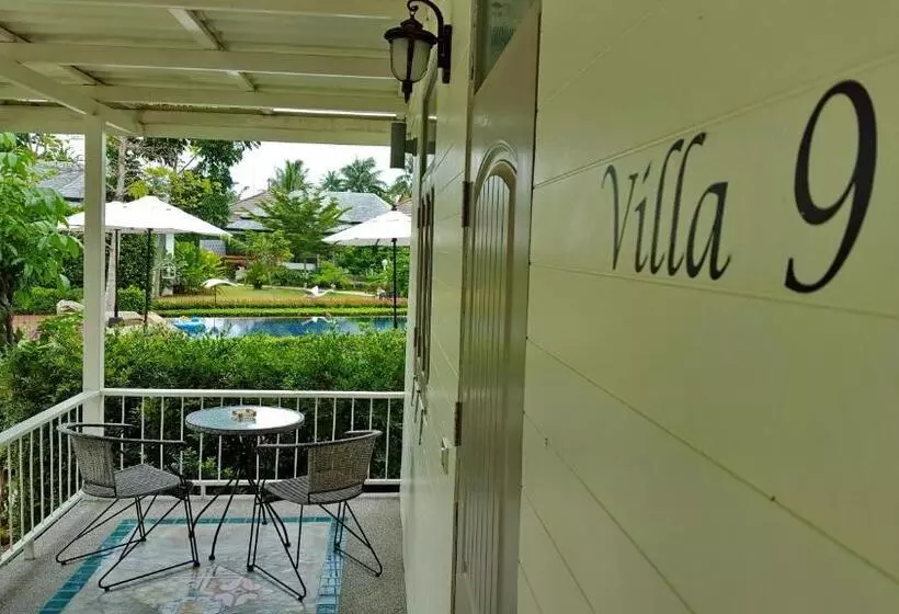 استودیو استاندارد با تراس, Perennial Resort