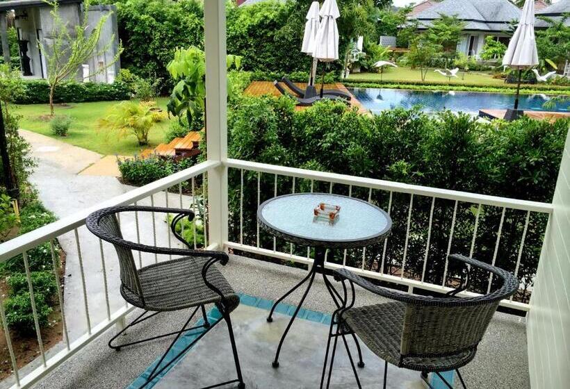 Студио Стандарт с Террасой, Perennial Resort