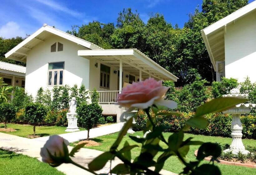 Студио Стандарт с Террасой, Perennial Resort