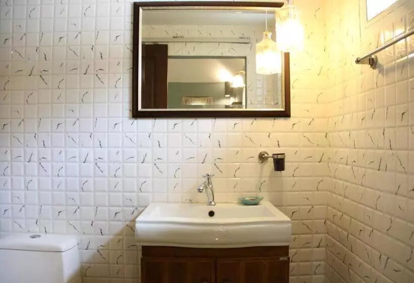اتاق استاندارد با چشم‌انداز باغ, Perennial Resort