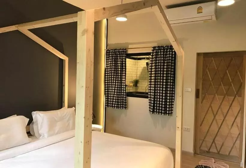 اتاق استاندارد با چشم‌انداز باغ, Perennial Resort