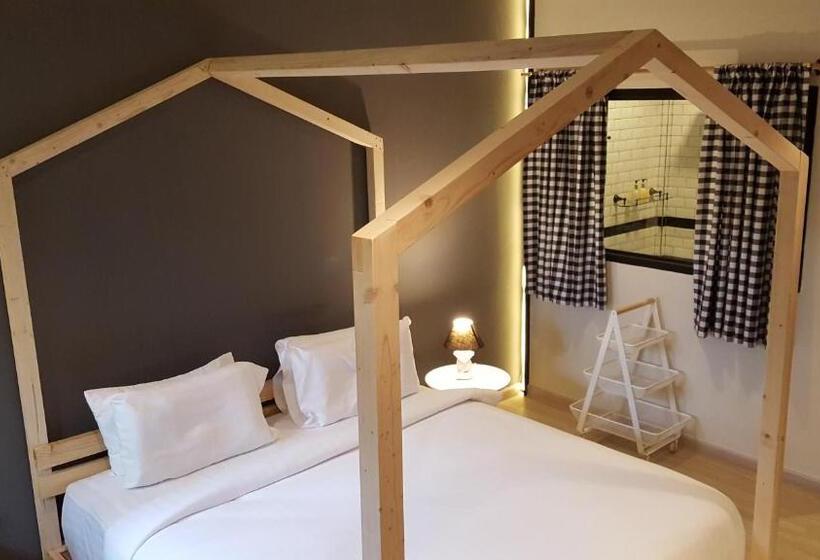 Семейный Номер, Perennial Resort