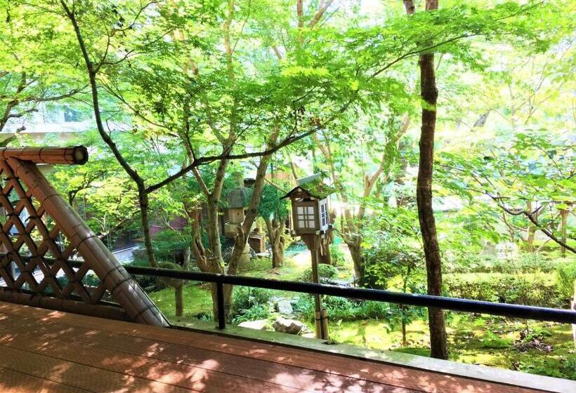 اتاق خانوادگی, Ryokan Nenrinbo