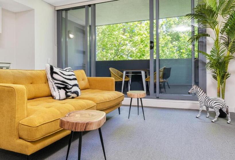 1 Schlafzimmer Apartment mit Balkon, Terminus Apartment Hotel, Ascend Hotel Collection