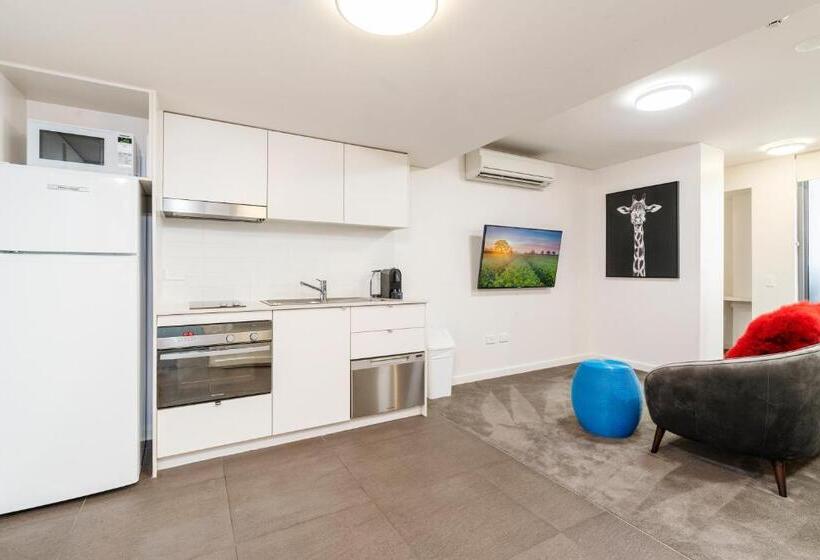 标准工作室带阳台, Terminus Apartment Hotel, Ascend Hotel Collection