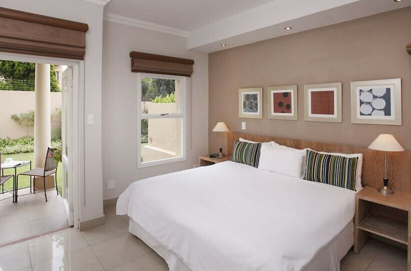 带2个卧室的公寓, The Capital Villa