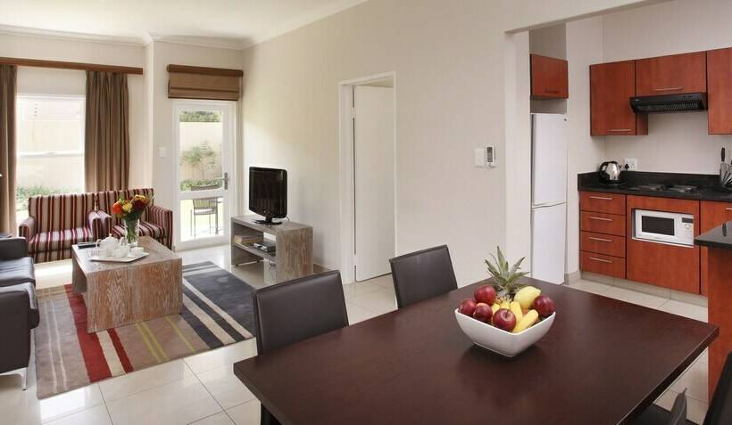 Apartamento 2 Dormitórios, The Capital Villa