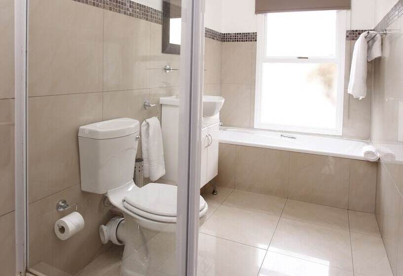 带2个卧室的公寓, The Capital Villa