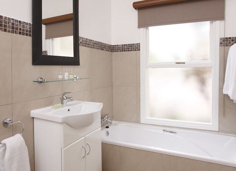 Apartamento 2 Dormitórios, The Capital Villa