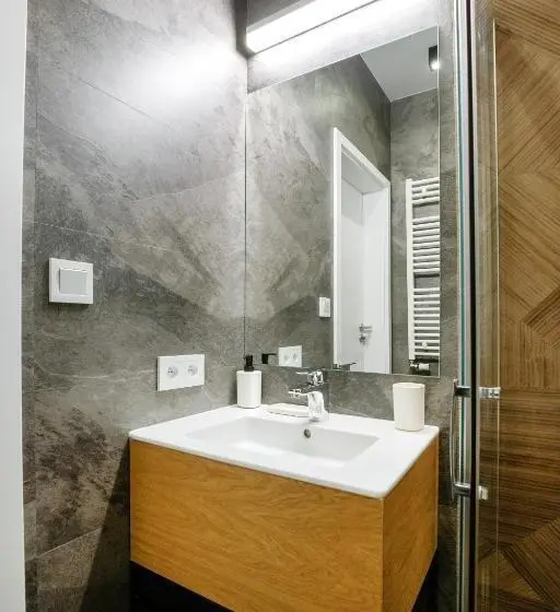 Economy-huone, Iroom