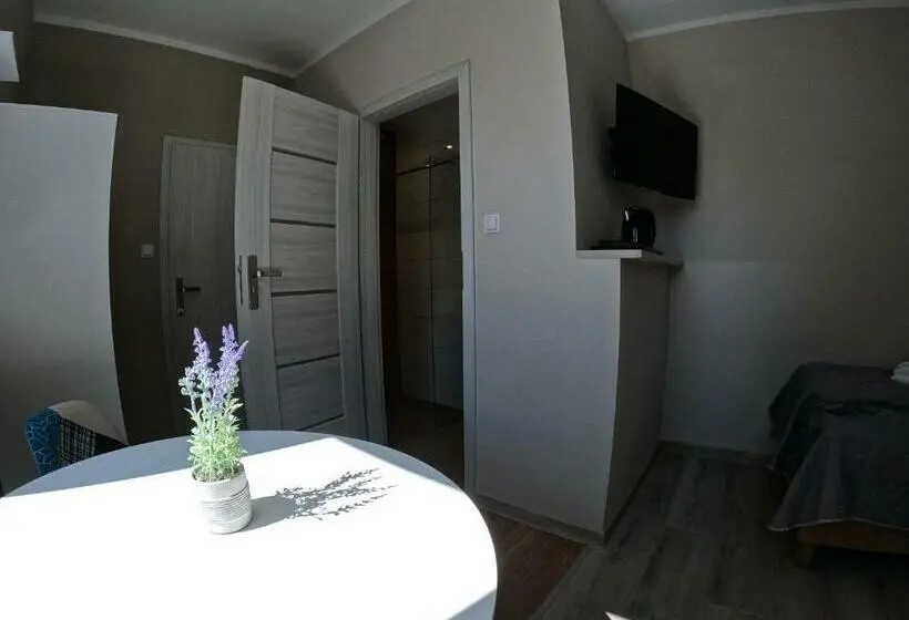 デラックスルーム, Noclegi Na Wspólnej