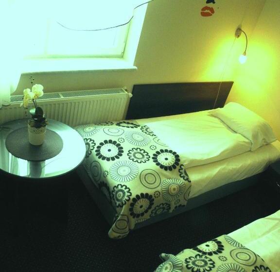 חדר סטנדרט לשלושה, Zajazd U Sosny