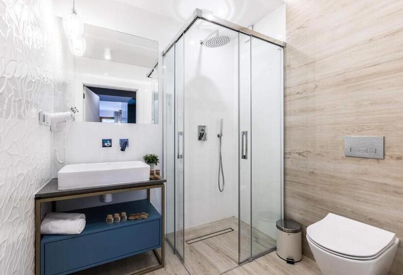 استودیوی استاندارد, Aparthotel Prestige