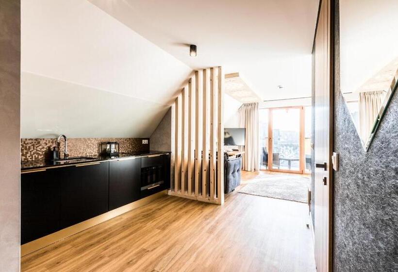 استودیوی استاندارد, Aparthotel Prestige