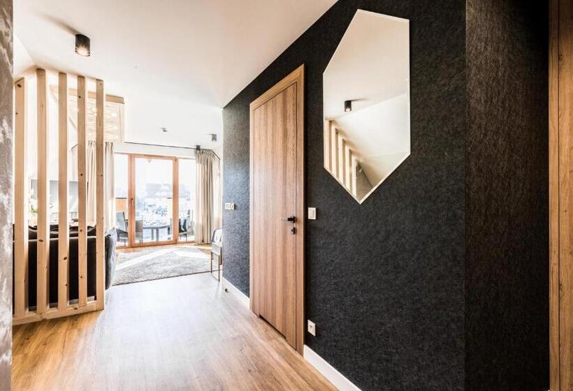 استودیوی استاندارد, Aparthotel Prestige