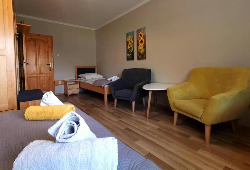 اتاق استاندارد سه نفره, Galicówka