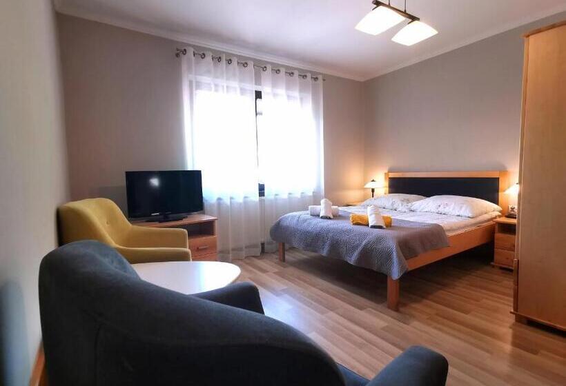 اتاق استاندارد سه نفره, Galicówka