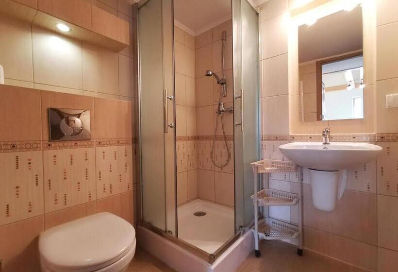 اتاق استاندارد چهار تخته, Galicówka