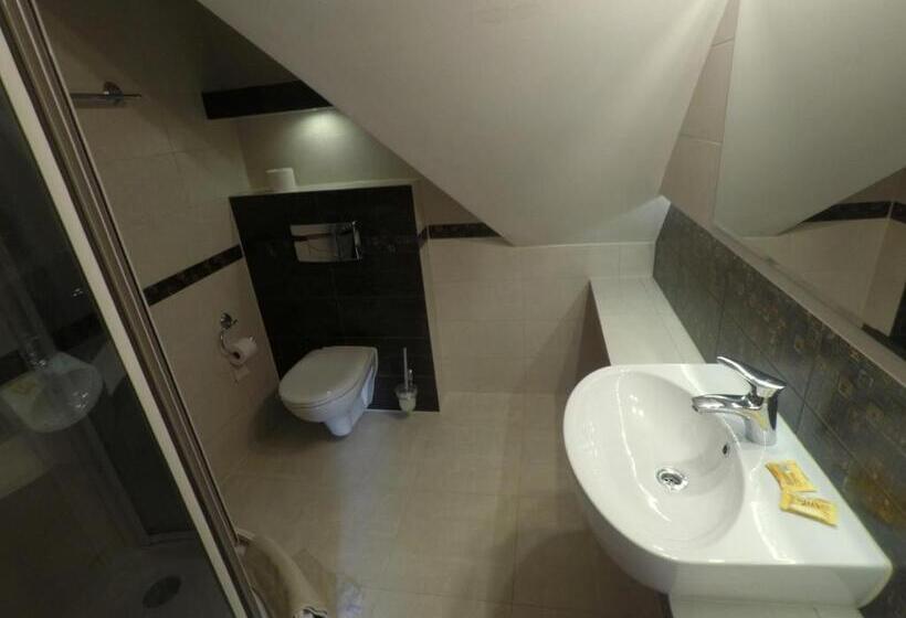 اتاق استاندارد چهار تخته, Galicówka