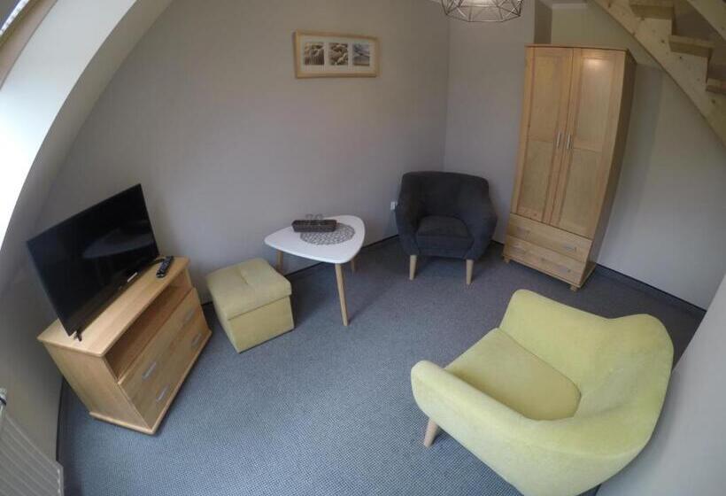 اتاق استاندارد سه نفره, Galicówka