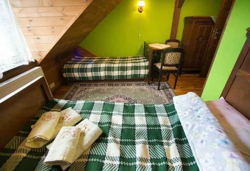 Basic-huone, Oberża