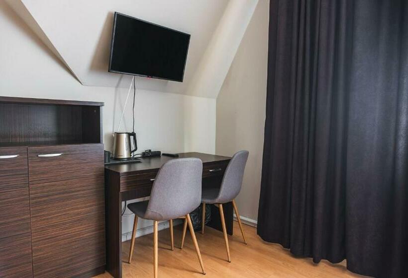 اتاق خانوادگی, Perła świeradowa