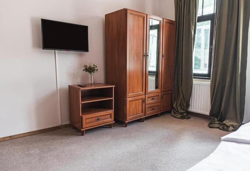 اتاق لوکس, Perła świeradowa