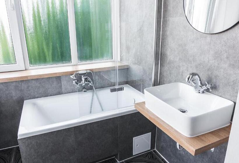 اتاق لوکس, Perła świeradowa